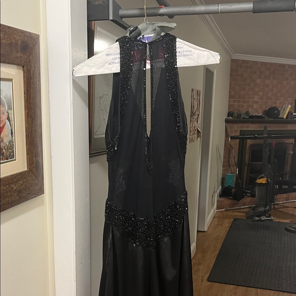 Chic Black Backless Evening Dress